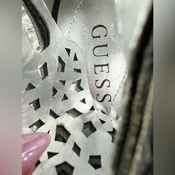 GUESS Black Silver Laser Cut WGFLORISE-C Sandals With Back Zipper Size 6 NWOT - Picture 3 of 12